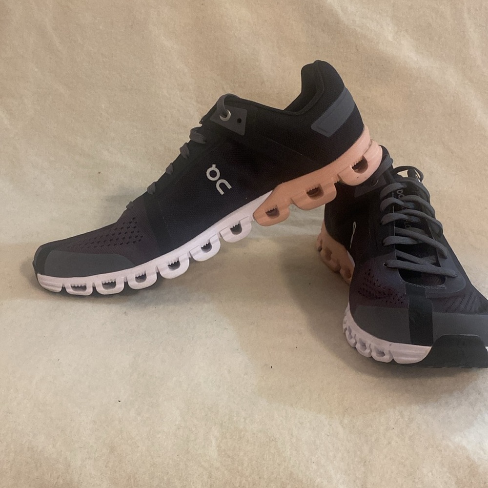 On Cloud. Cloud Flow Running Cross Training Sneak… - image 2